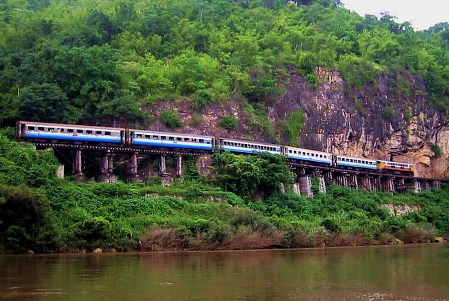 Vista Panorámica del Tren de la Muerte (Tailandia)