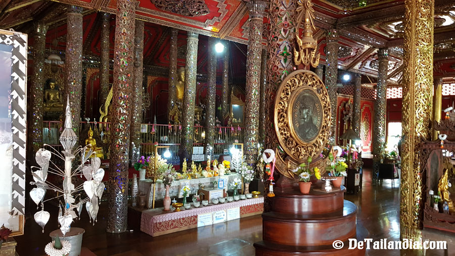Interior del Wat Si Rongmuang