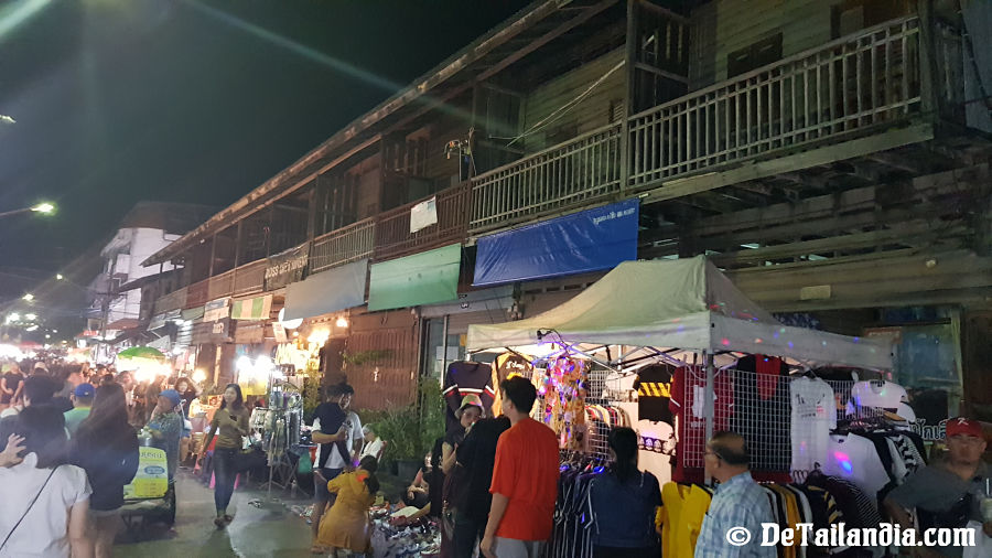Visitar el mercado nocturno de Lampang
